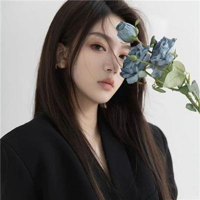 蒙面纱的男子